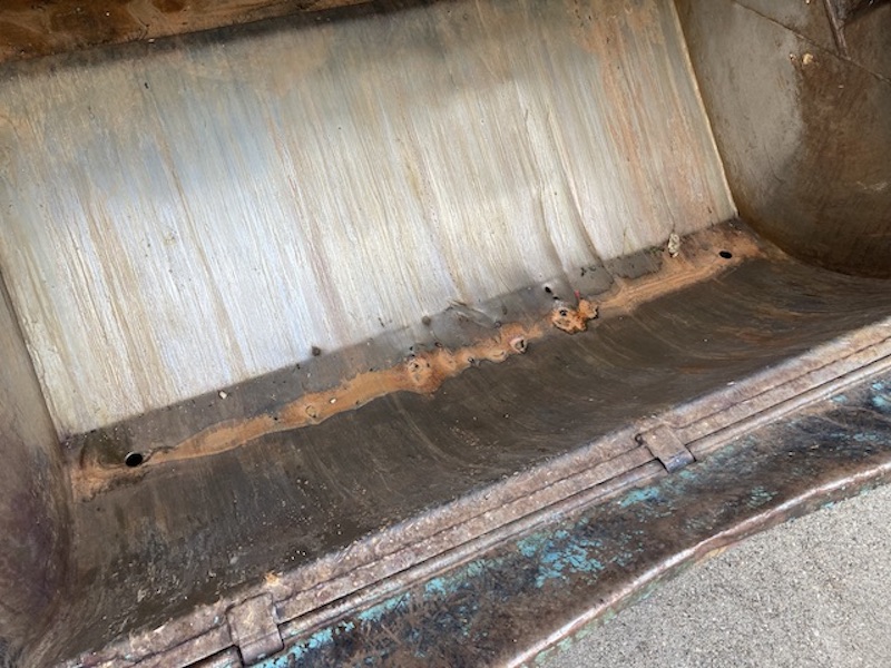 塵芥車（パッカー車）リアゲート内の腐食修理